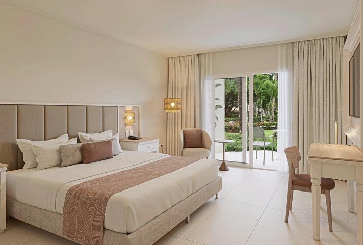 Wyndham Alltra Punta Cana - Wohnbeispiel Standard Tropical View (Zimmercodierungen UGG & UG5)