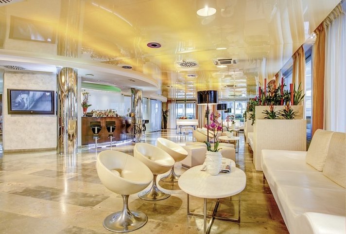 Premier & Suites