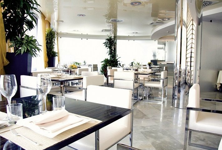 Premier & Suites