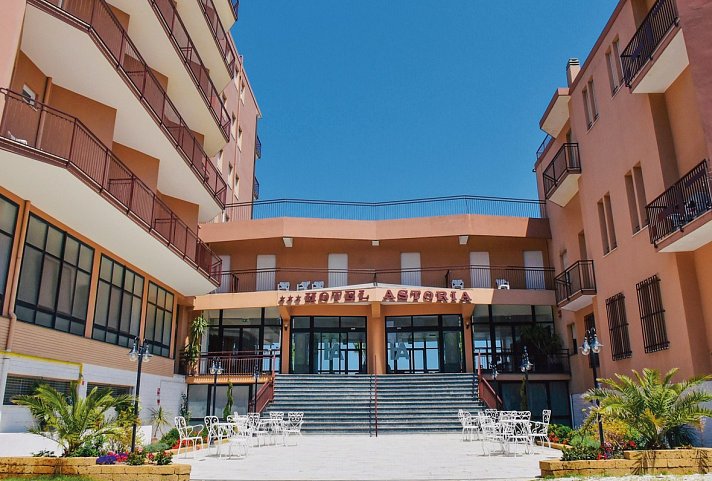 Astoria Beach Hotel