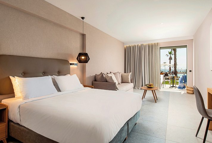 Portes Lithos Luxury Resort