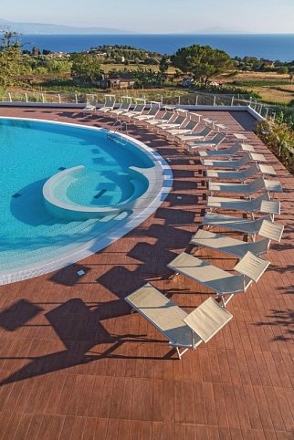 Residenzia Luzia by Marinella
