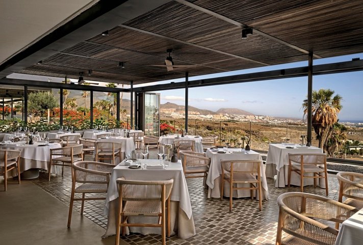 Royal Hideaway Corales Villas - Bonfire