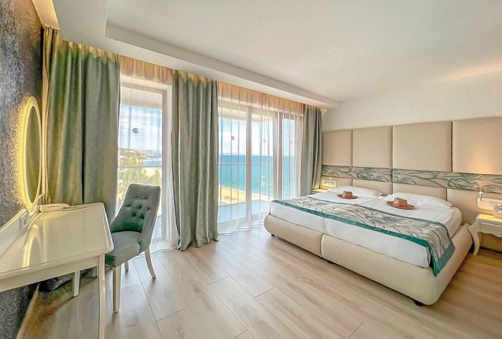 GRIFID Metropol - Wohnbeispiel Juniorsuite seitl. Meerblick (Zimmercodierung JBN)
