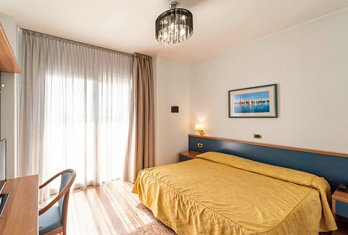 Souvenir - Wohnbeispiel Doppelzimmer seitl. Meerblick (Zimmercodierung D1N)