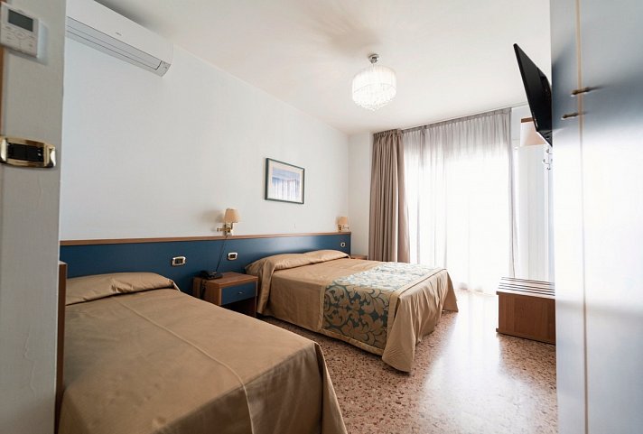 Souvenir - Wohnbeispiel Doppelzimmer seitl. Meerblick (Zimmercodierung D1N)