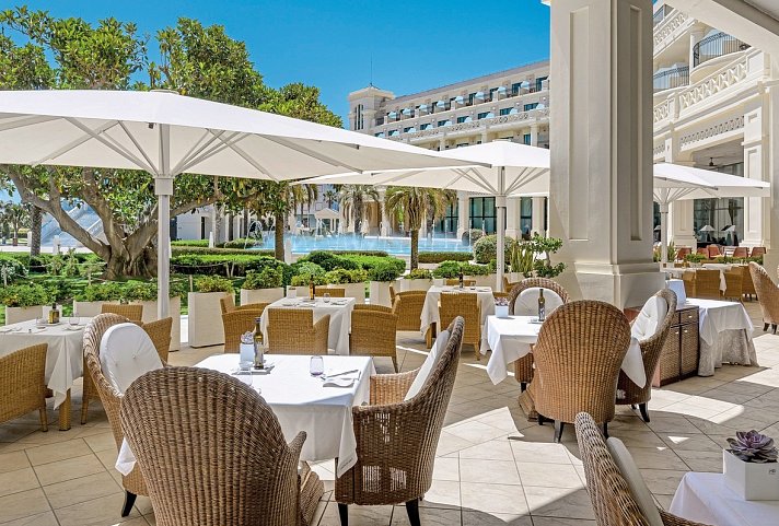 Las Arenas Balneario Resort