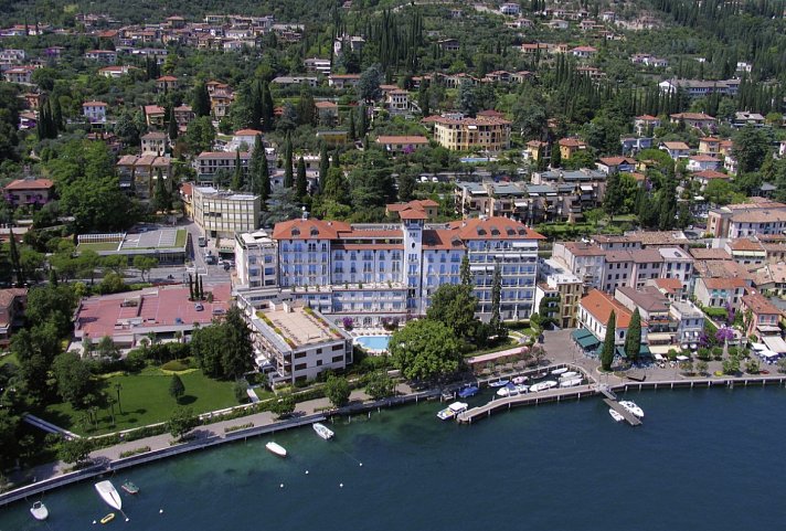 Hotel Savoy Palace