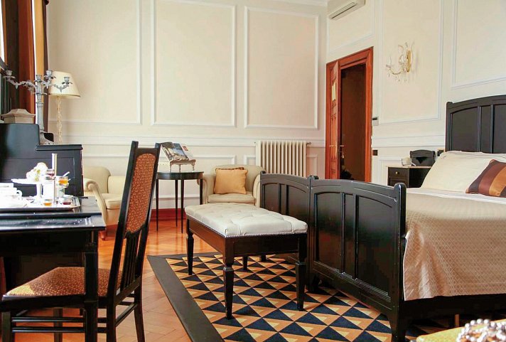 Hotel Villa del Sogno - Double Room Lateral Lake View (Zimmercodierung DBI)