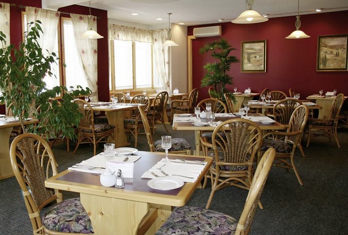 Aurora Inn