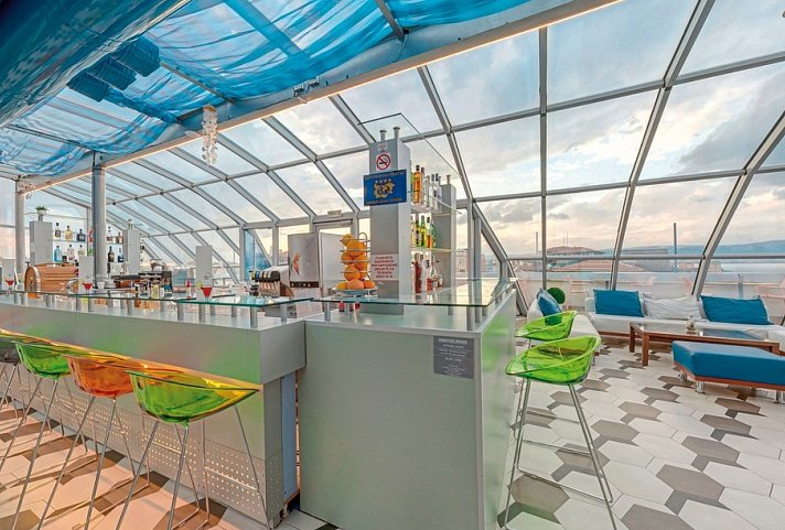 Marina Palace affiliated by Melia - Sky Bar