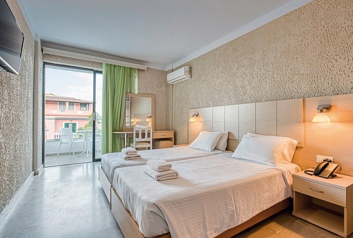 Alkionis - Wohnbeispiel Doppelzimmer Gartenblick (Zimmercodierung DBG)