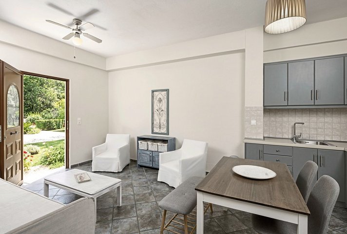 Villa Violetta - Wohnbeispiel Villa Deluxe Gartenblick (Zimmercodierung VDG)