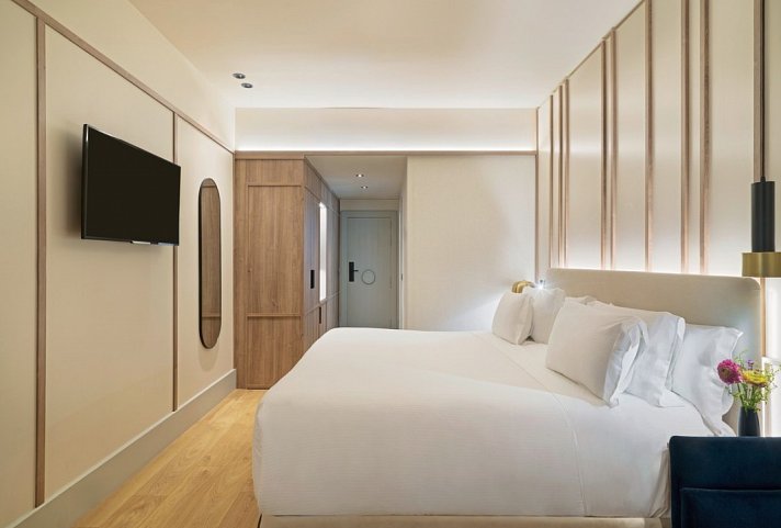 H10 Puerta de Alcalá - Wohnbeispiel Doppelzimmer Stadtblick (Zimmercodierung DS1)