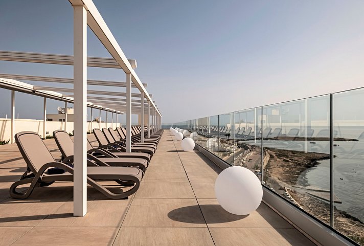 Qawra Palace Resort & Spa