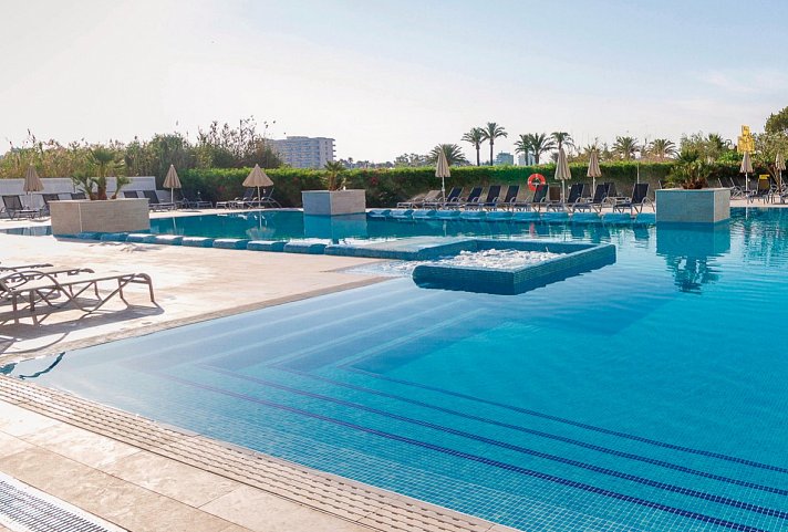 Eix Lagotel Holiday Resort