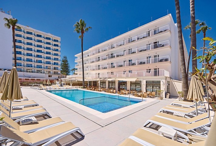 Universal Hotel Bikini