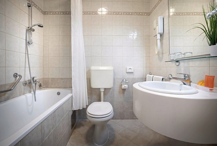 Rubin Hotel - Badbeispiel Doppelzimmer Superior (Zimmercodierung DS1)