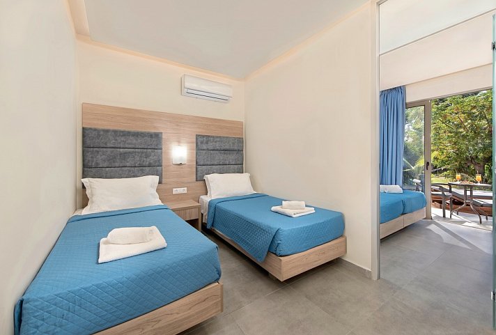 Marathon Hotel - Wohnbeispiel Familienzimmer Poolblick (Zimmercodierung FBP)