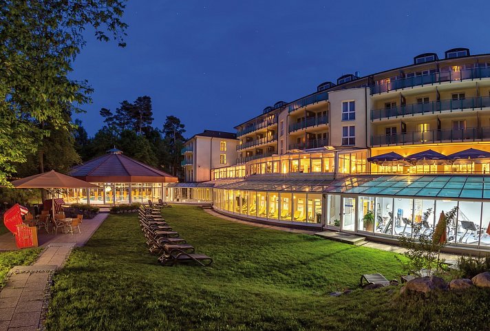 Dorint Seehotel Binz-Therme Binz/Rügen Strand-Appartements - Hotelansicht vom Garten