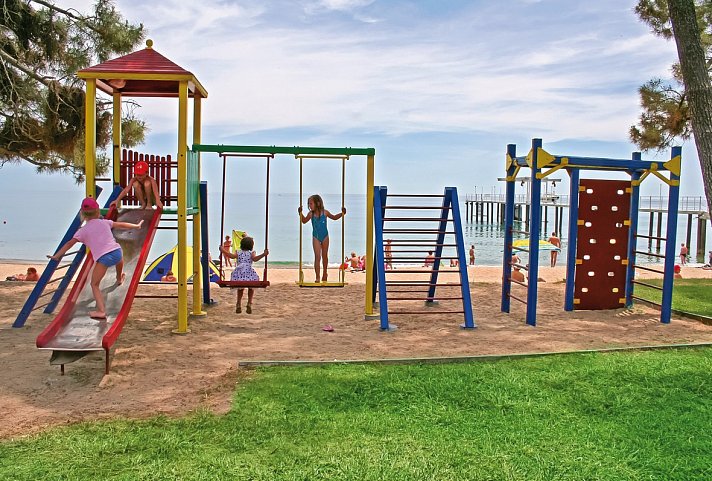 HVD Riviera Beach Hotel