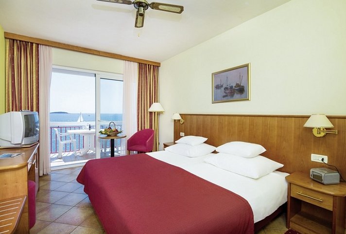 Hotel Zora - Wohnbeispiel Doppelzimmer Komfort (Zimmercodierungen DF1 & DC4)