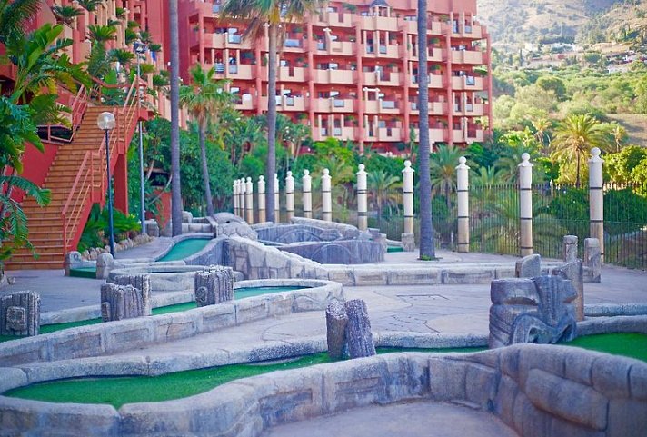 Holiday World Polynesia Hotel