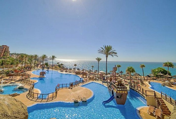 Holiday World Riwo Hotel