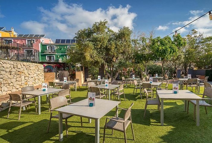 Occidental Pueblo Acantilado