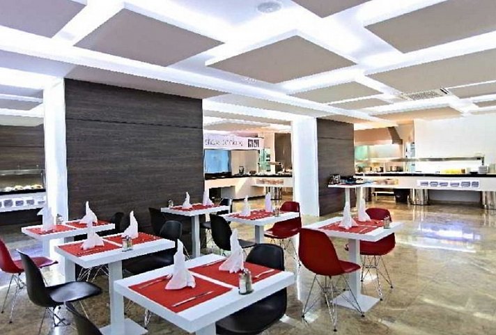 Flamingo Beach Resort