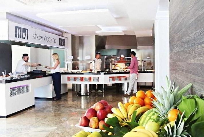 Flamingo Beach Resort