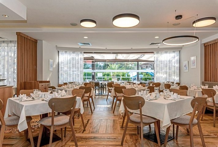 Lion Sunny Beach Hotel