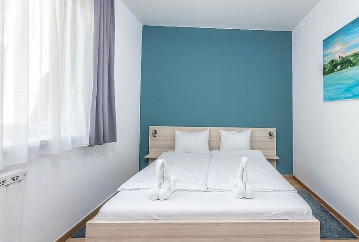 Corvin Plaza Apartments & Suites
