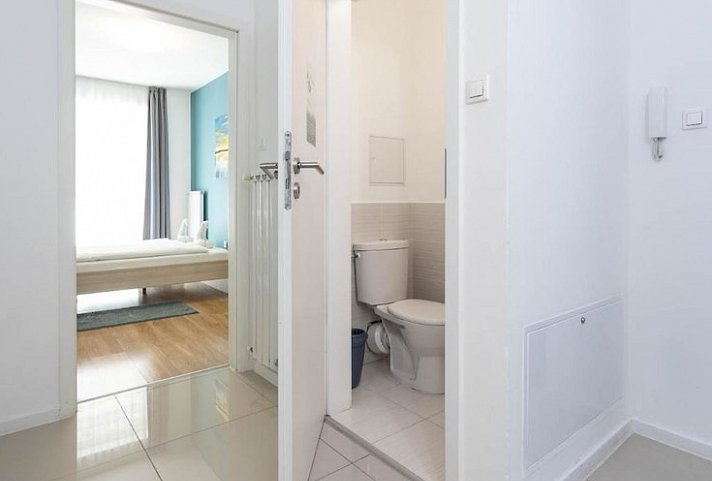 Corvin Plaza Apartments & Suites
