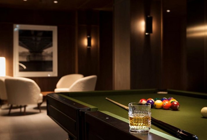 Kozmo Hotel Suites & Spa