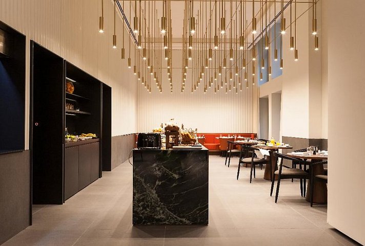 Kozmo Hotel Suites & Spa