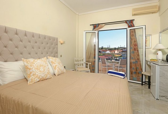 Cavomarina Beach Hotel