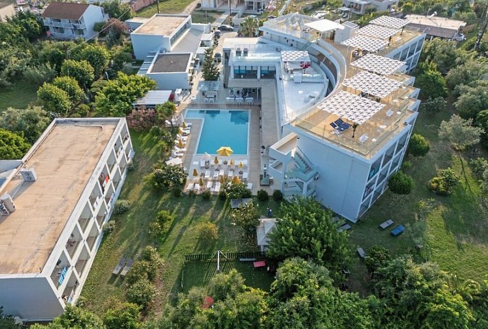 Nasos Hotel & Resort