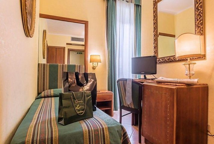 Raeli Hotel Regio