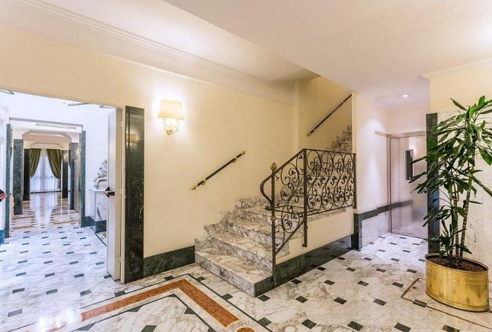 Raeli Hotel Regio