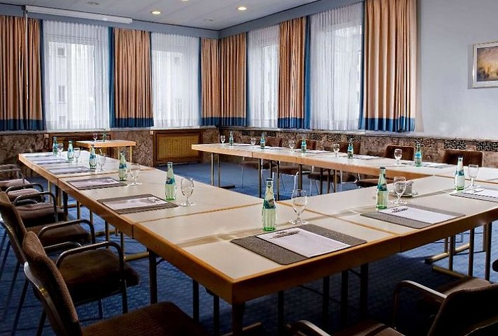 Wyndham Duisburger Hof Hotel