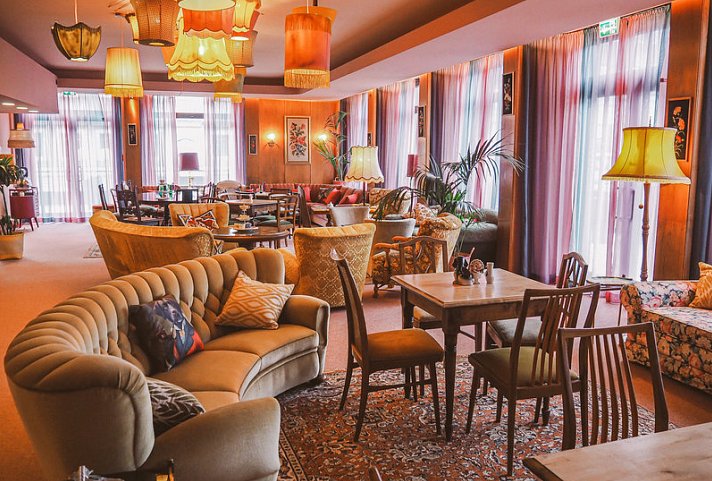 Tante ALMA's Mülheimer Hotel