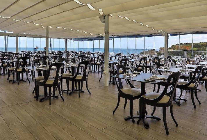 Carvi Beach Hotel