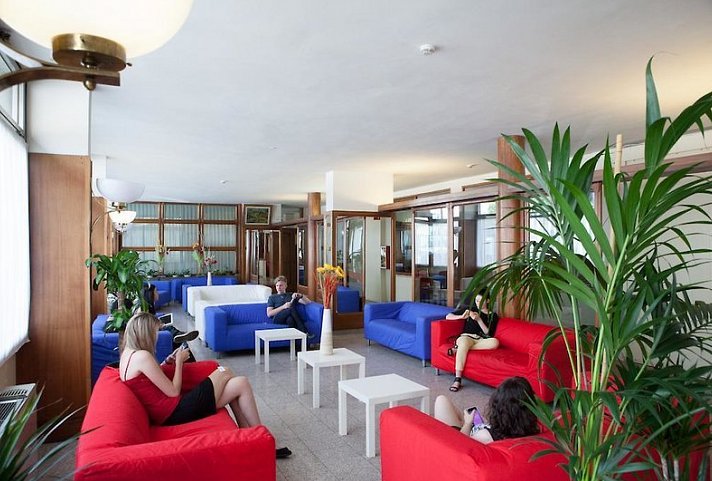 Auto Park Hotel