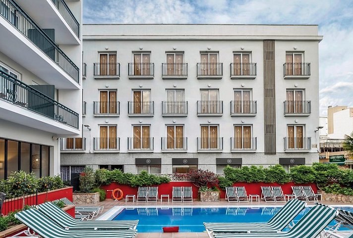 Aqua Hotel Bertran Park