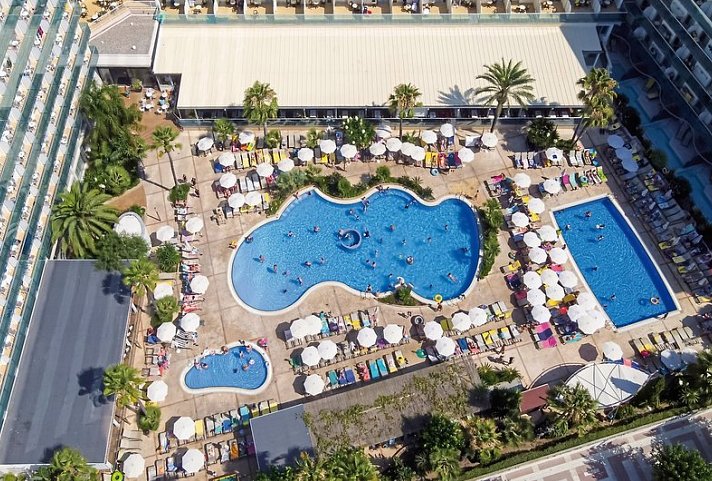 Golden Taurus Aquapark Resort