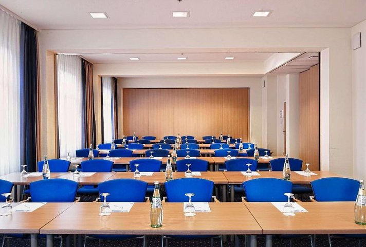 TRYP By Wyndham Luebeck Aquamarin