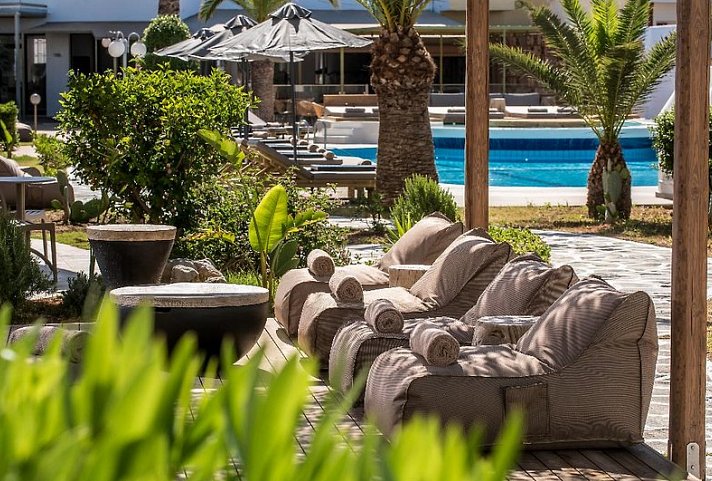 Enorme Maya Beach Hotel
