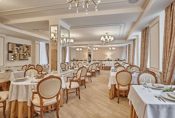 HONOUR AND GRACE HOTEL
