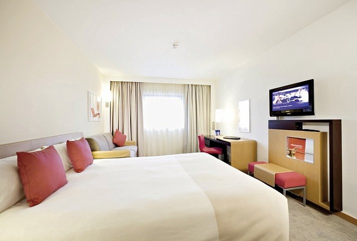Novotel London West